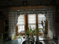 Küchenvorhang - 2 Kurzschals mit integriertem Querbehang f. 3-flügeliges Fenster