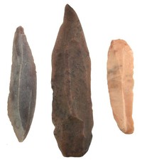 Neolithikum   Drei ausgezeichnete Klingen  Erg Murzuq  Libyen  4393