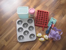 Cupcake- blech, Ravioli- former, Messlöffelset u.v.m