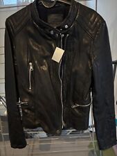 Bershka, Lederjacke