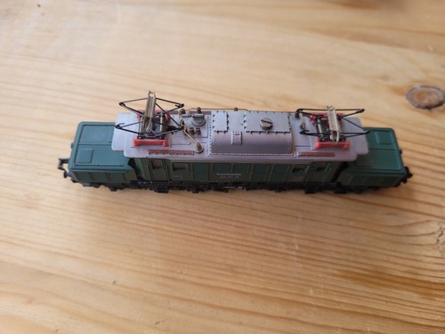 Modellbahnzug - n,