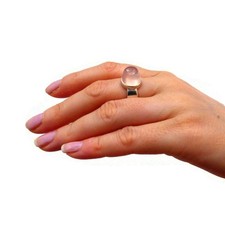 Silberschwan-Ring mit hohem Rosenquarz – Klassisch, elegant & zartrosa