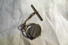 Memorabilum um 1900 f. den Herren Medaillon zum Einhängen Knopfloch Westentasche