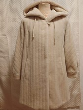 Baronia von Gollas Lama Alpaca