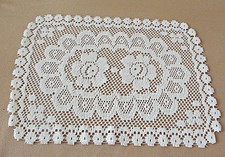 Spitzendecke 40 cm x 32 cm