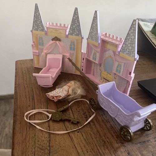 Märchenschloss barbie - märchenschloss,