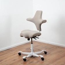 HAG Capisco 8106 Cura Bürodrehstuhl - Sternfußgestell weiß