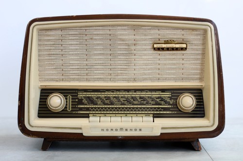 Vintage röhrenradio von - röhrenradio,
