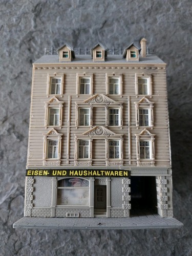 Modelleisenbahn spur pola - spur, n: