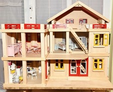 Großes Holz Puppenhaus mit