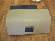 BMW E24 635CSi Handschuhfach perlbeige