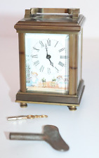 Alte Reiseuhr französische Tischuhr Bronze mit Porzellan Email Malerei /;619