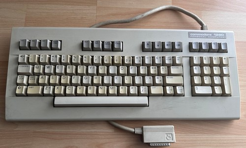 Commodore c128d tastatur - c128d,