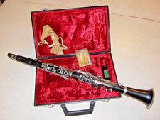 ältere Bb Klarinette F. Arthur Uebel Modell 619 deutsches System 80er Jahre Lebü