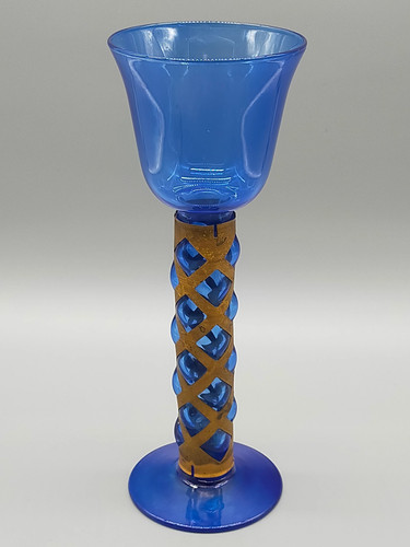 Blauer glas kelch mit messing - blauer,