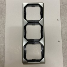 Merten OCTOCOLOR-Rahmen 3fach titan 399305