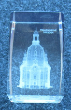 Glasquader Briefbeschwerer