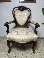 Antike Sessel im Louis XVI