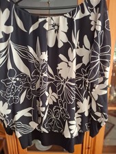 Ital.Mode,Damenbluse,44/46,Schwarz,Weiß,Blumenmuster,unterfüttert,langeÄrmel