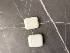 2x Apple AirPods | 1x 1