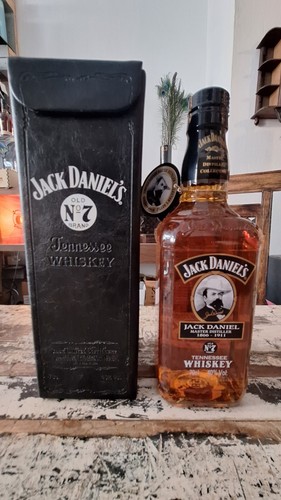 Jack daniels master distiller - jack,
