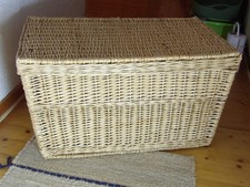 Truhe Rattan geflochten hell