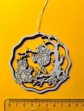 Erzgebirge, Anhänger, Fensterbild, Motiv: zwei kleine spielende Katzen, 8 cm