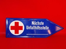 altes Emailschild Emaileschild Nächste Unfallhilfsstelle Rotes Kreuz 