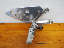 Aprilia RSV 1000 RR Tuono Factory Fußraste rechts inkl. Halter