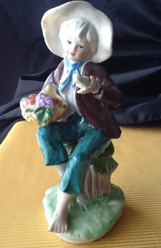 Alte porzellanfigur junge - alte, mit
