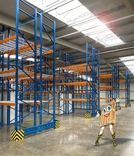 17 m Palettenregal, 4 m hoch, Schwerlastregal, 7 Ständer, 36 Traversen 2 t/Ebene