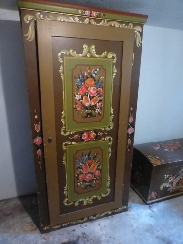 Bauernschrank braun handbemalt - bauernschrank,