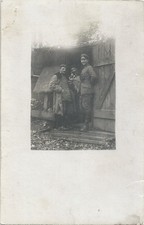 O040,Foto,Offizier,Soldaten,Fellmantel,Fernsprecher,Russland,beschrieben,1917