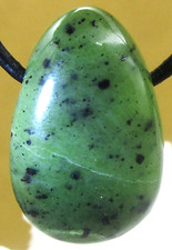 Nephrit     Anhänger