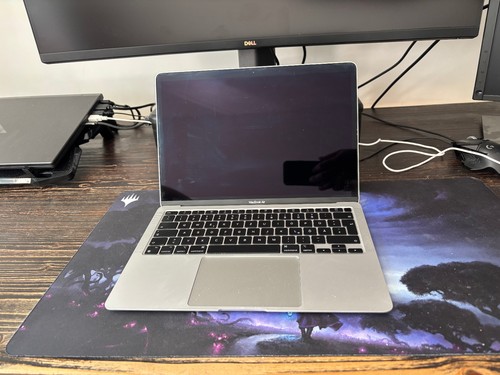 Macbook air late - 2020, 8gb