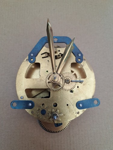 Altes uhrwerk mechanisch von - altes,