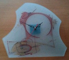 Wanduhr - Rauchglas - Handbemalt / 33 x 31 cm Batterie Betrieben