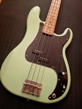 Precisionbass Gitarre Japan