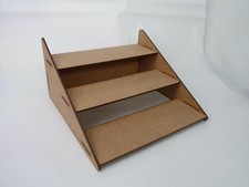 3 STUFIGER HOLZSTÄNDER -