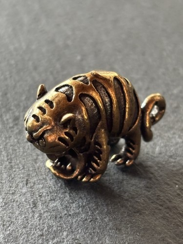 Animierte tiger figur aus - animierte,