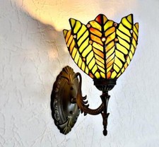 Wandleuchte im Tiffany Stil