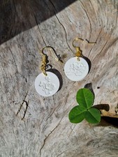 Weiße Handmade OHRRINGE aus Gießmasse 