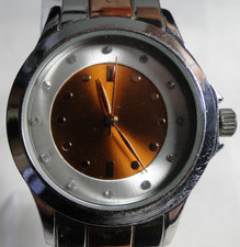 Silber/Kupferfarbene LBVYR Quarz Analog Armbanduhr