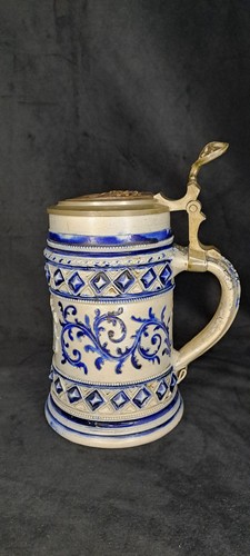 Alter bierkrug mit - alter, zinndeckel