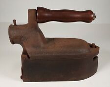 Antik Bügeleisen, schweres Schneidereisen, Kamin hinten, eingelegter Rost, #B181