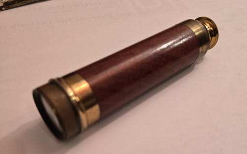 Historisches fernrohr messing - fernrohr,