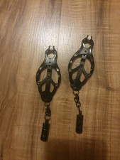 Brustwarzenklemme Mit