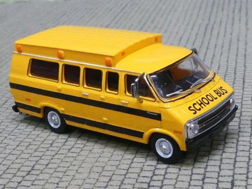 Brekina dodge b 200 - 1/87,