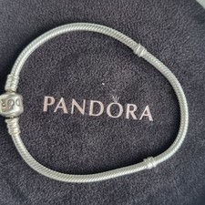 Pandora Armband Moments Silber