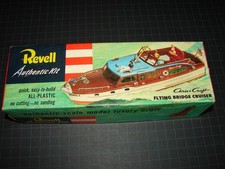 1960 ~ Revell ~ Chris Craft